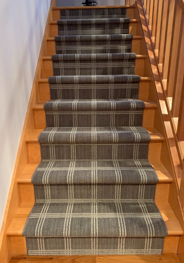 Plaid stair runner in grey 